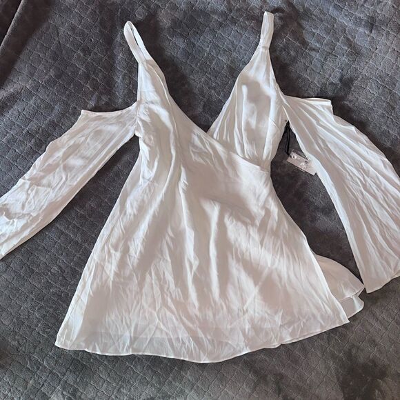 NWTs REVOLVE x Lovers + Friends Ryder Dress in Ivory White Size Medium - Picture 3 of 9